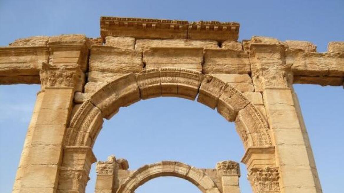Νέα καταστροφή στην Παλμύρα: Τζιχαντιστές ανατίναξαν την αρχαία Αψίδα του Θριάμβου